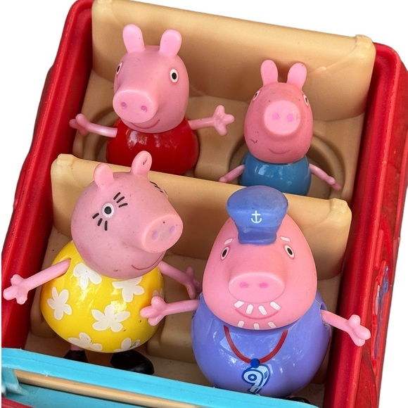 Disney Peppa Pig red family adventurous car with 4 figures - Picture 4 of 10